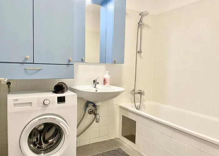 90 M2 Maisonette With Free Parking