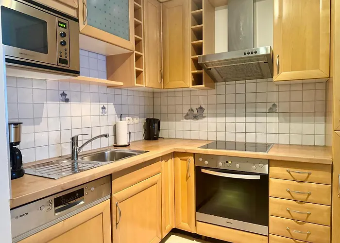 90 M2 Maisonette With Free Parking
